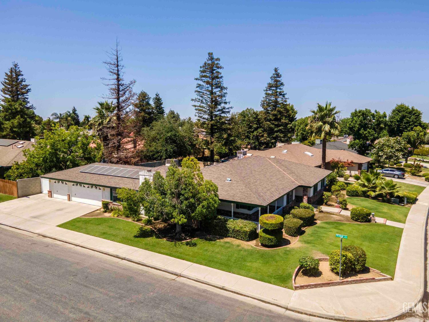 4120 Abbott Drive  Bakersfield CA 93312 photo