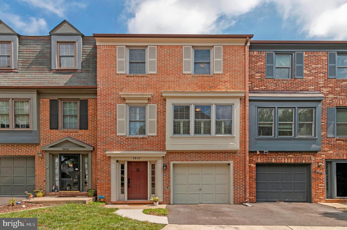 Property Photo: 3810 Usher Court VA 22304