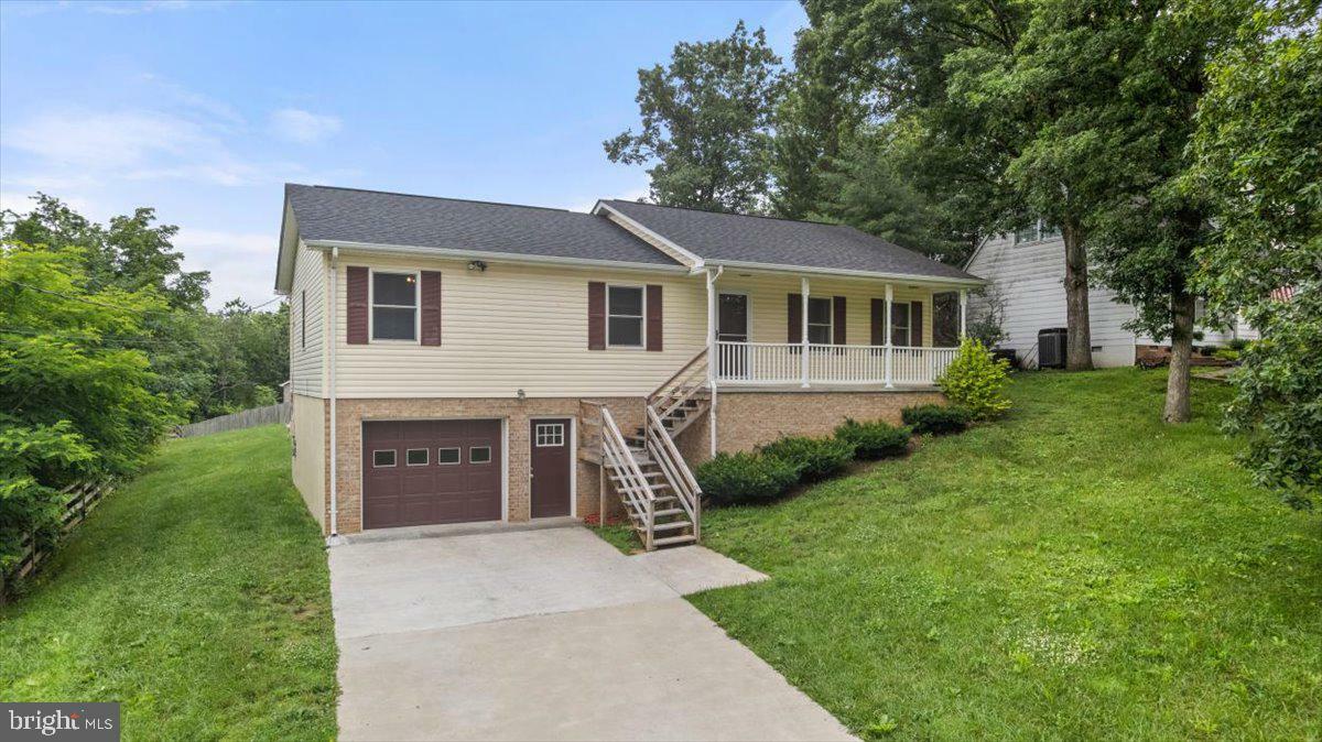 Property Photo: 310 Ridgefield Avenue VA 22655