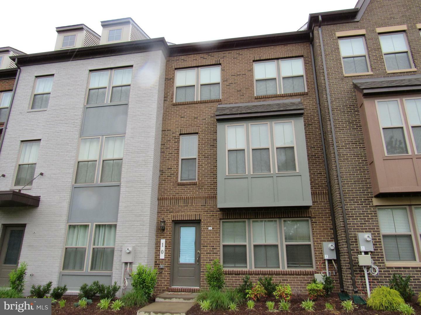 Property Photo: 10 Capital Court MD 20774