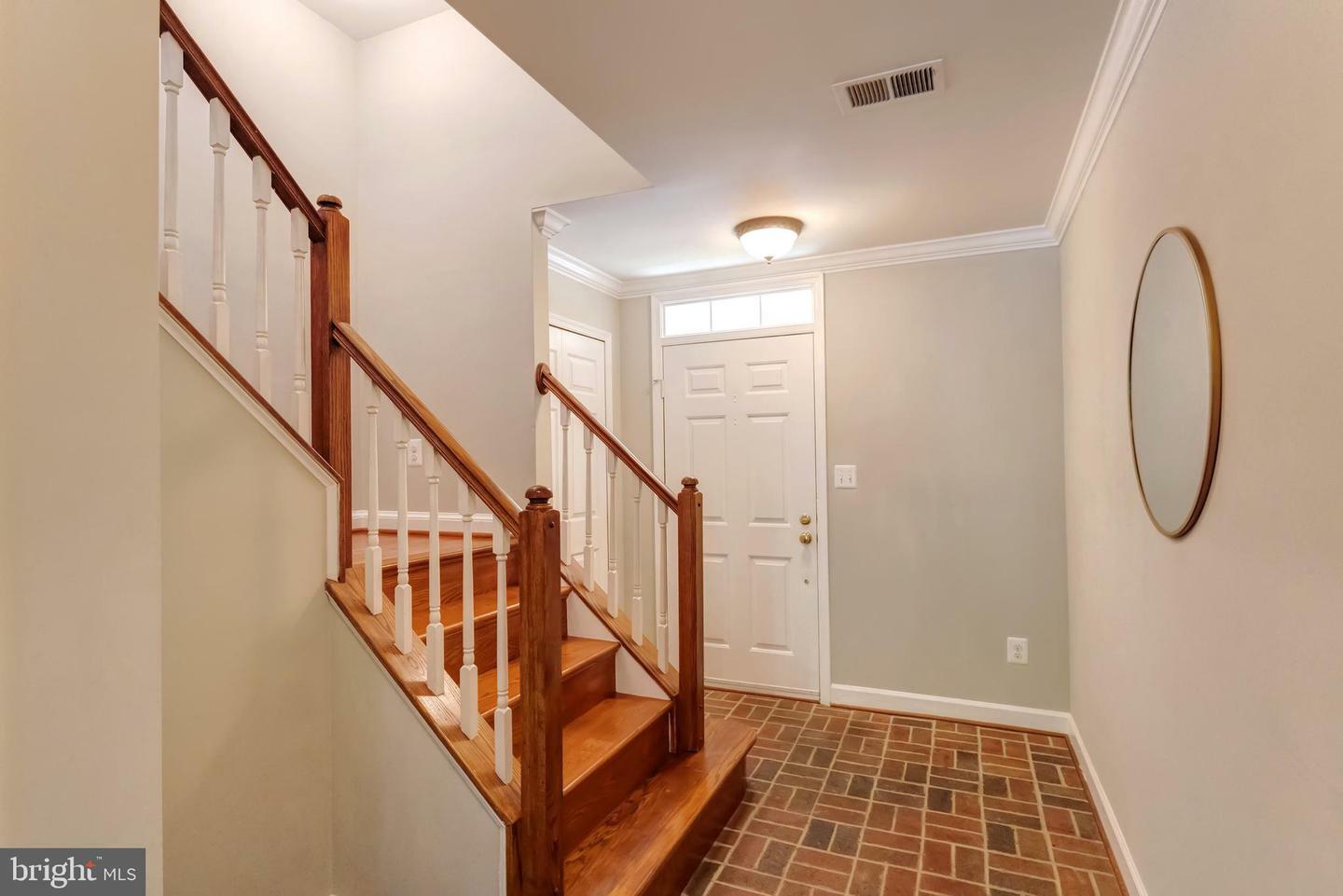 Property Photo: 2089 Gillen Lane VA 22043