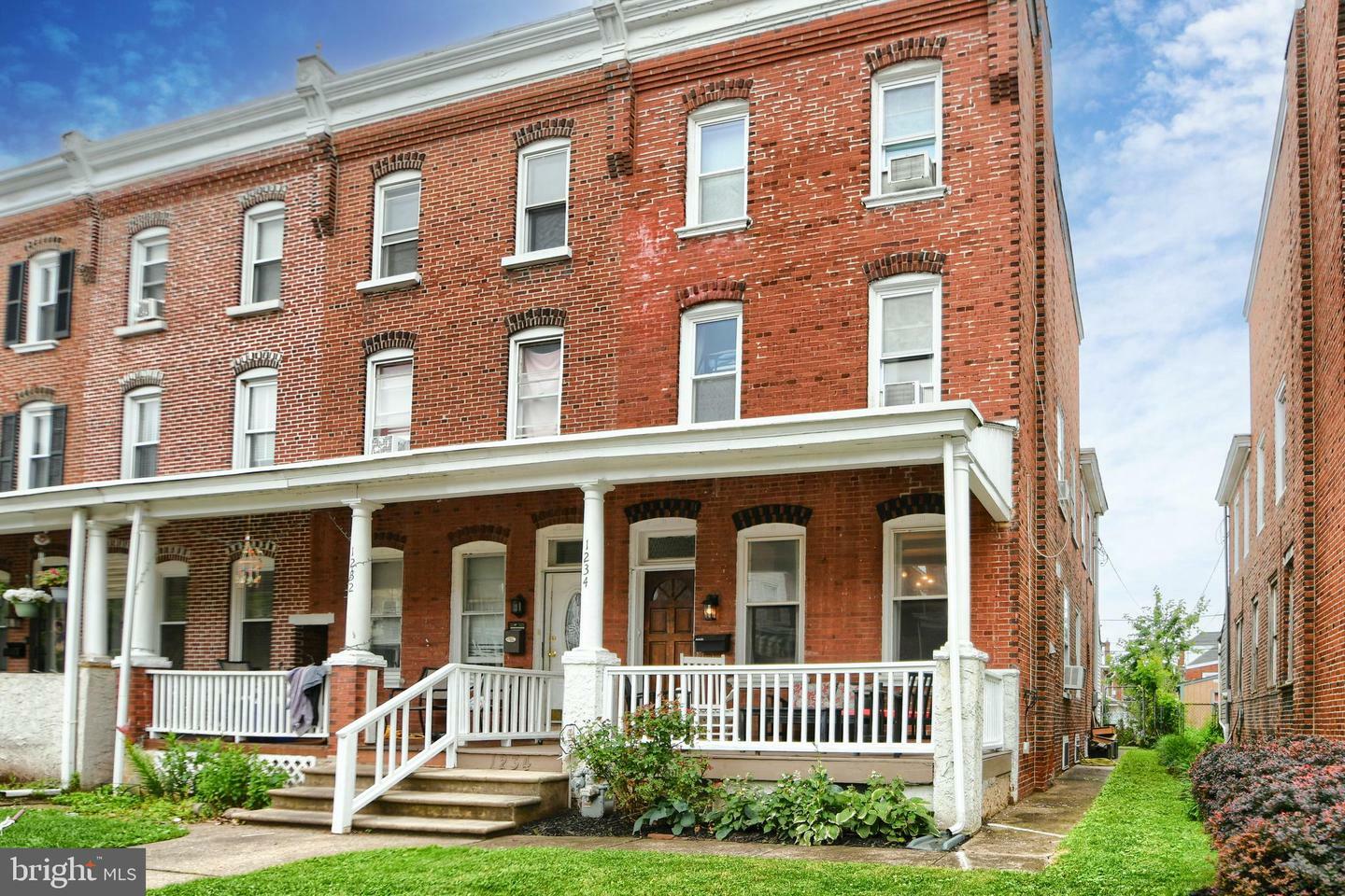 Property Photo: 1234 Oakwood Avenue PA 19401