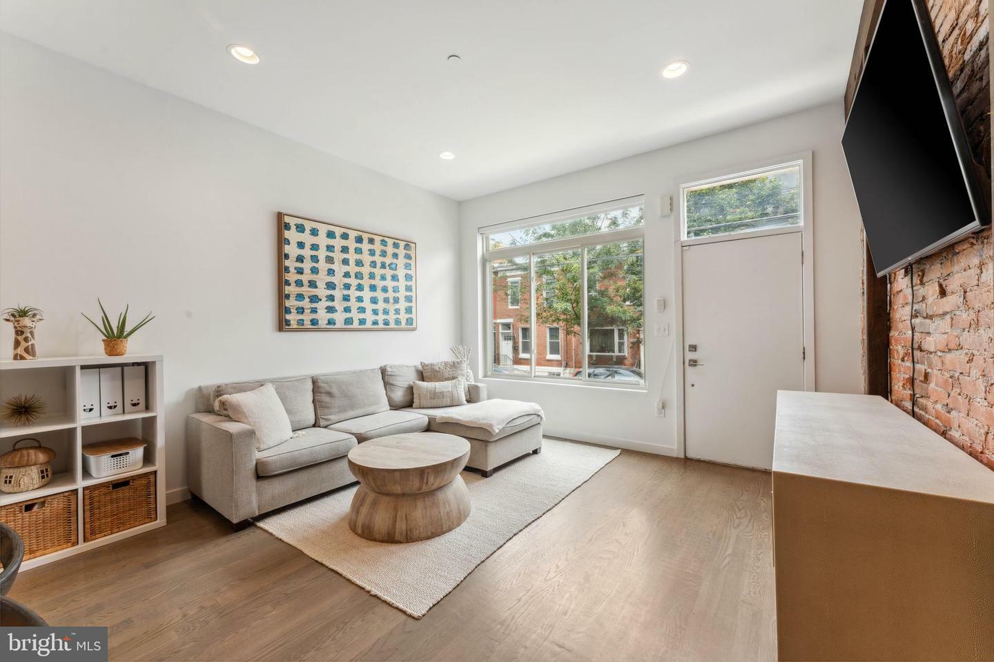 Property Photo: 2228 Carpenter Street PA 19146