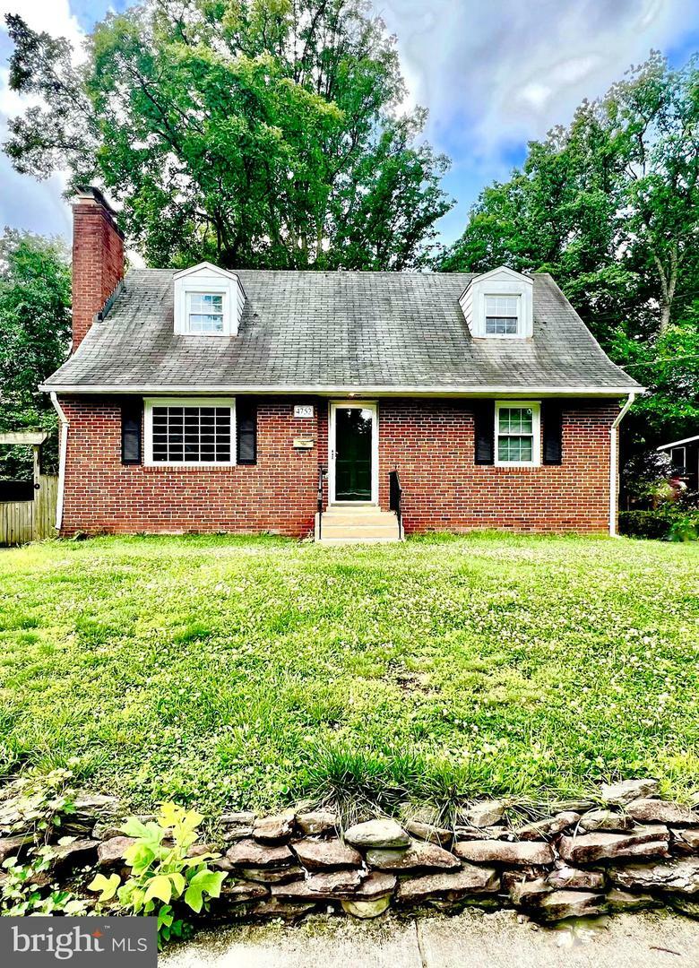 Property Photo: 4752 6th Street S VA 22204