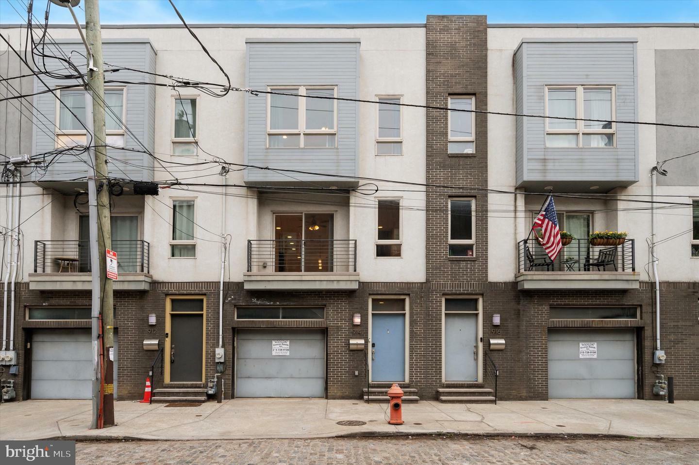 Property Photo:  914 N Front Street  PA 19123 