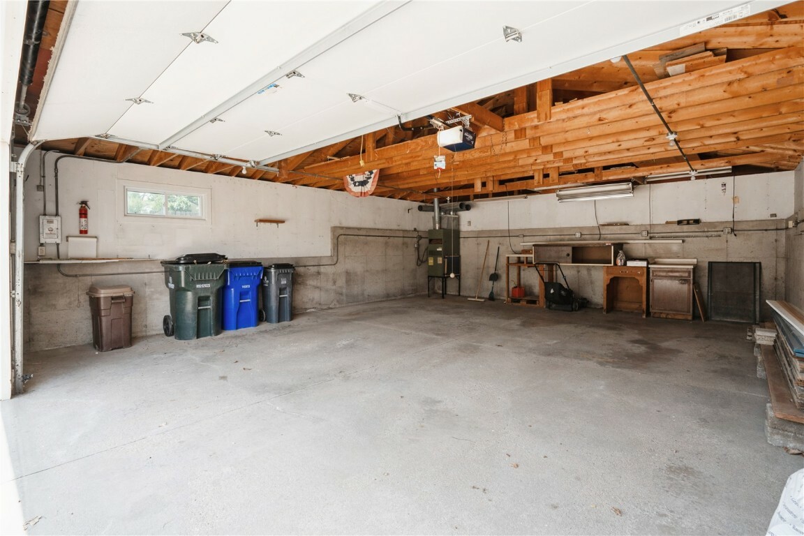 Property Photo: 3624 Bel Air Drive SE IA 52403
