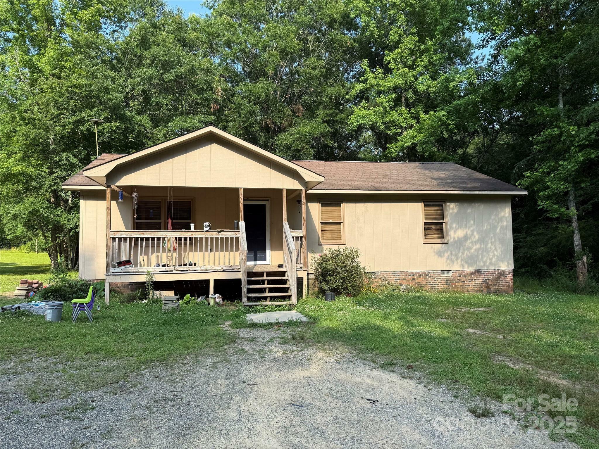 Property Photo: 5881 Robinhood Road SC 29714