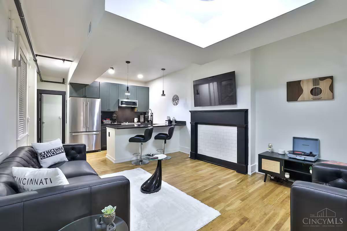 Property Photo:  1407 Vine Street  OH 45202 