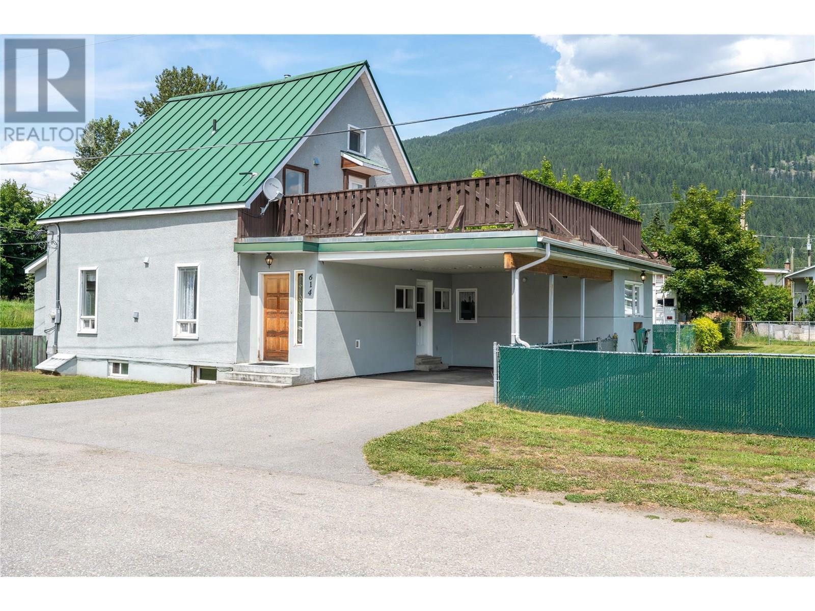 Property Photo: 614 Railway Avenue BC V0E 2S0