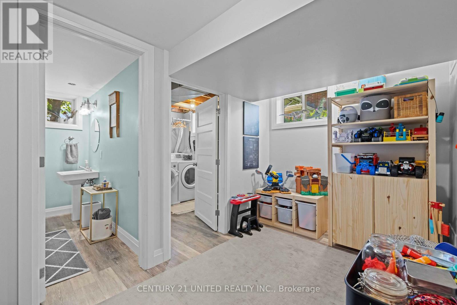 Property Photo: 1382 Gordon Avenue ON K9J 6H4
