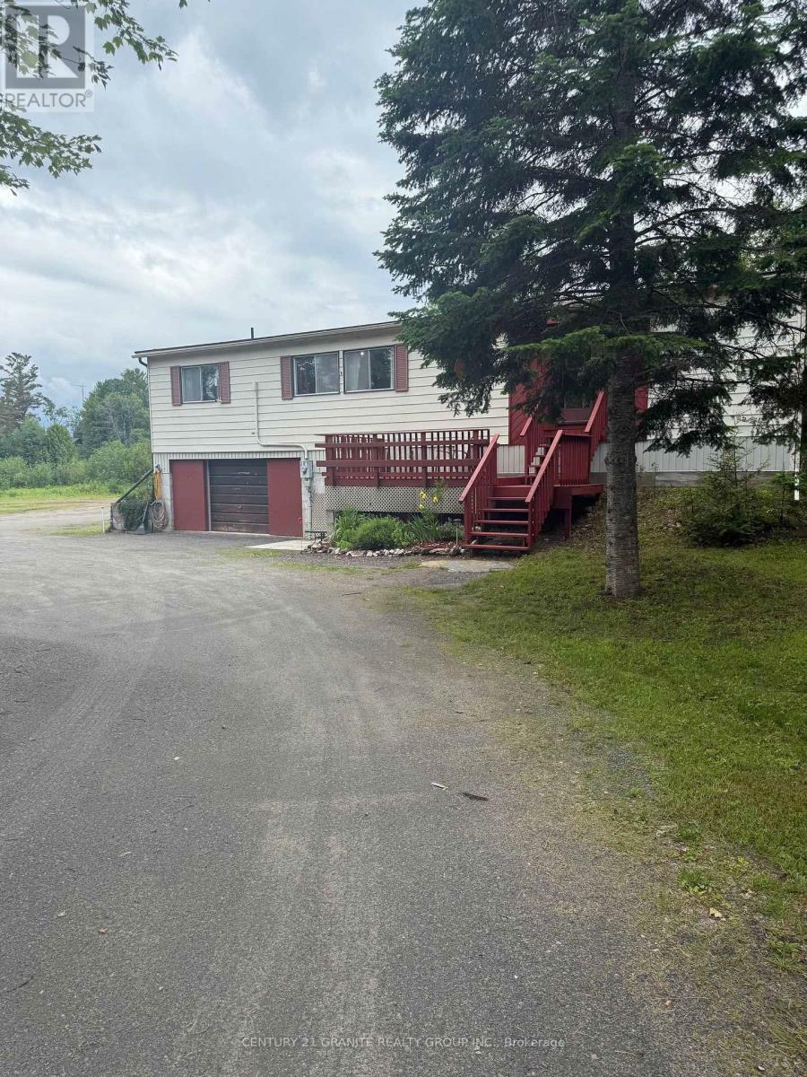 Photo de la propriété: 83 Old L'Amable Road ON K0L 1C0