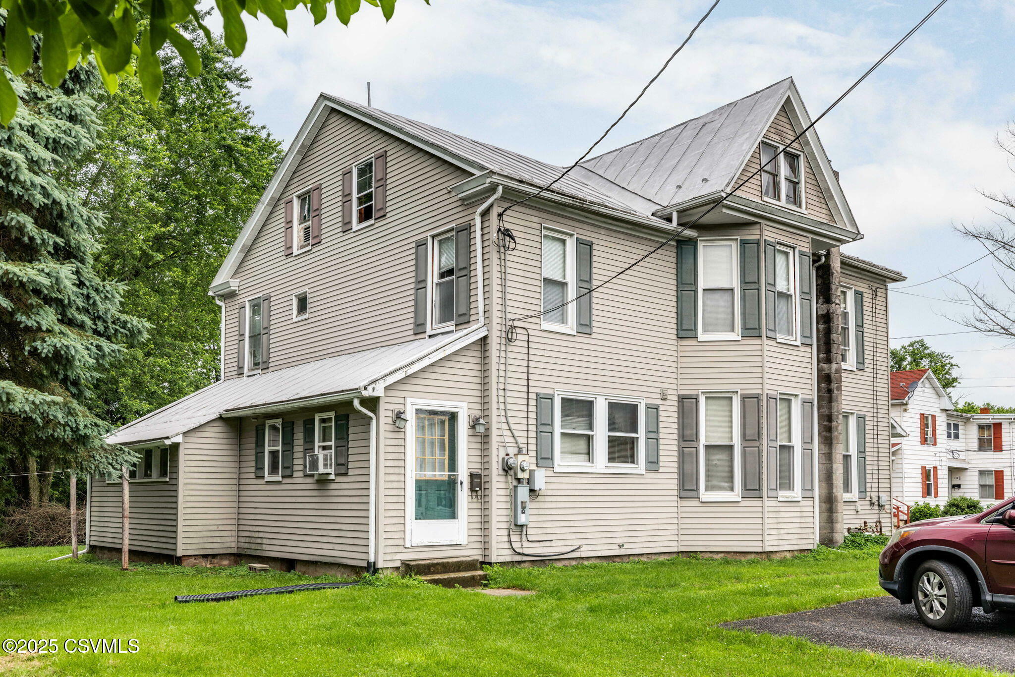 Property Photo:  109 W Ninth Street  PA 17777 