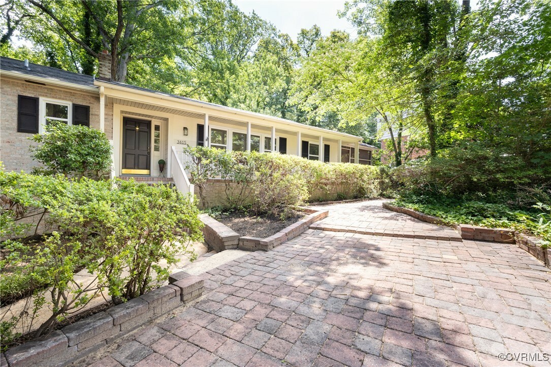 Property Photo: 3415 Lochinvar Drive VA 23235