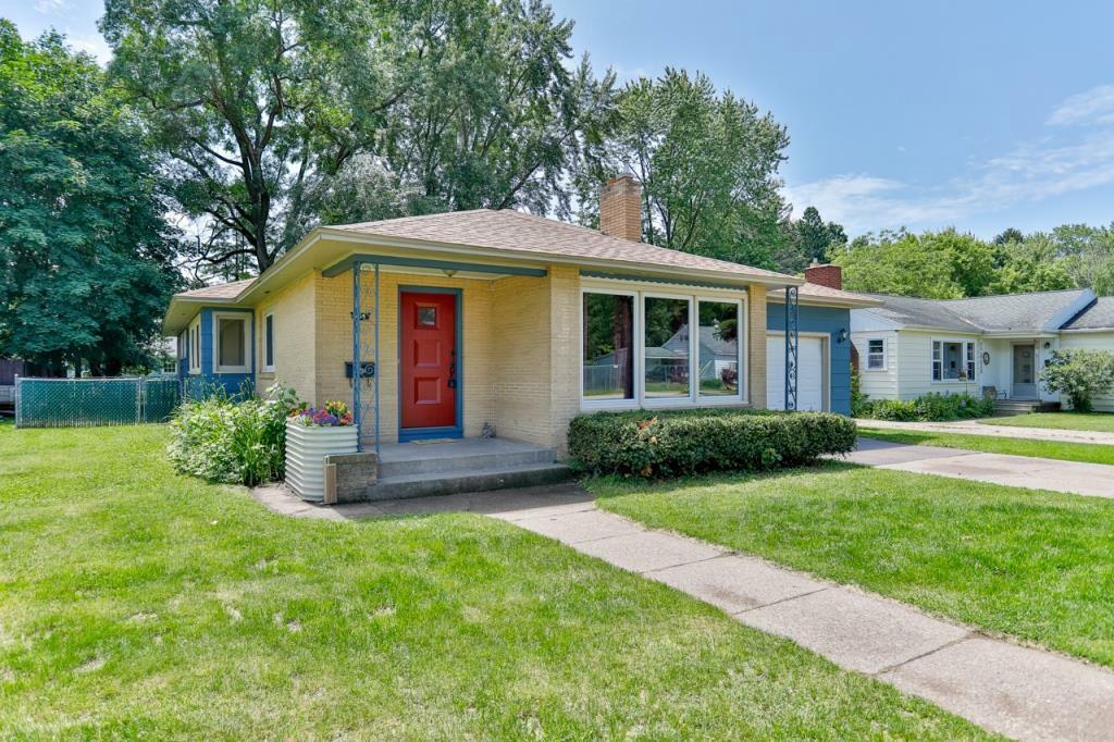 Property Photo:  609 Broadway Avenue  WI 54403 