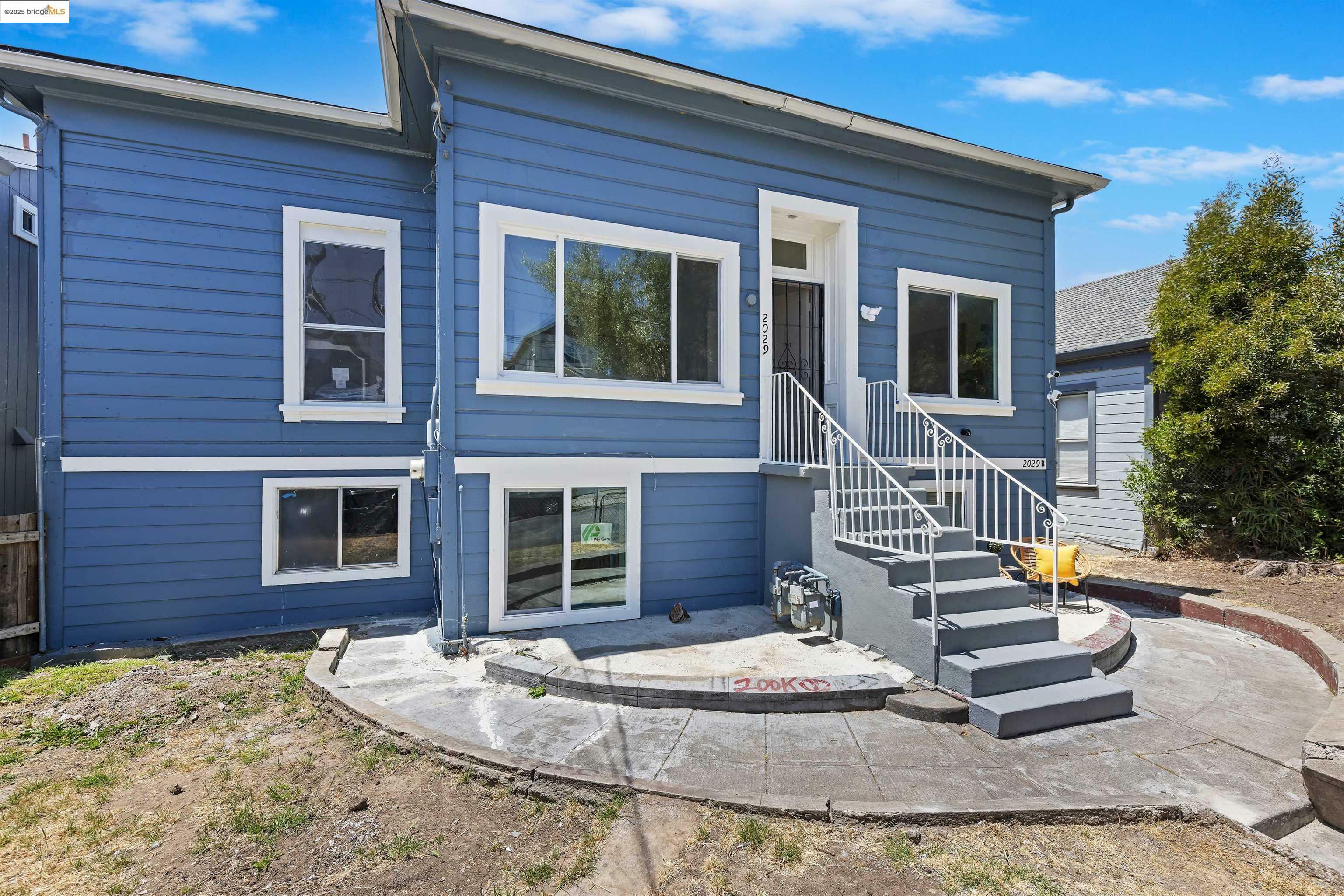 Property Photo: 2029 E 22nd St CA 94606