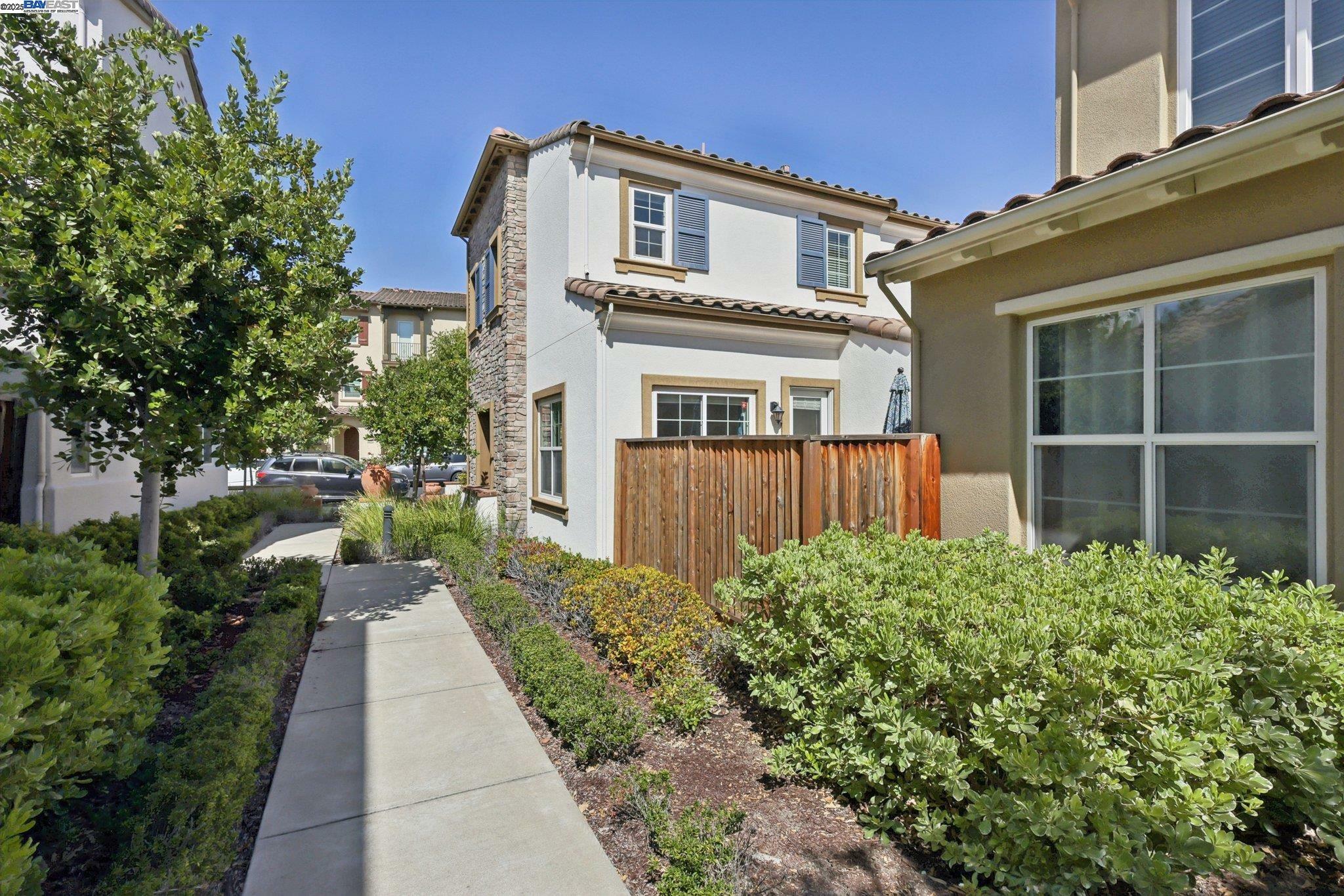 Property Photo: 5010 Barrenstar Way CA 94582