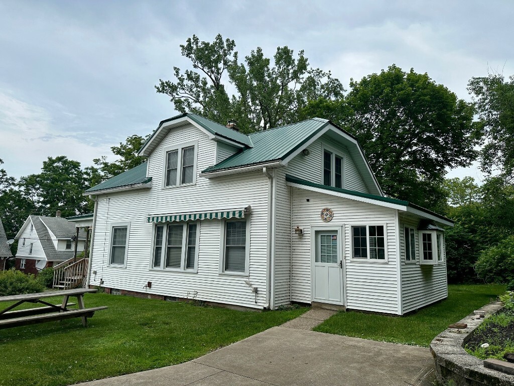 Property Photo: 957 E 29th Street PA 16504