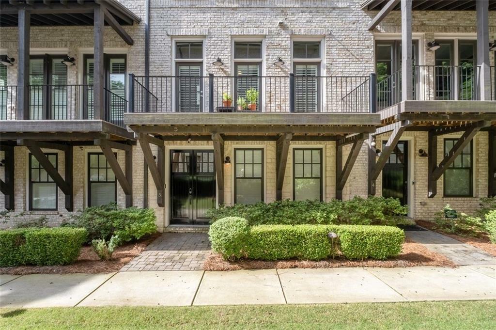 Property Photo: 18 Peachtree Avenue NE 5 GA 30305