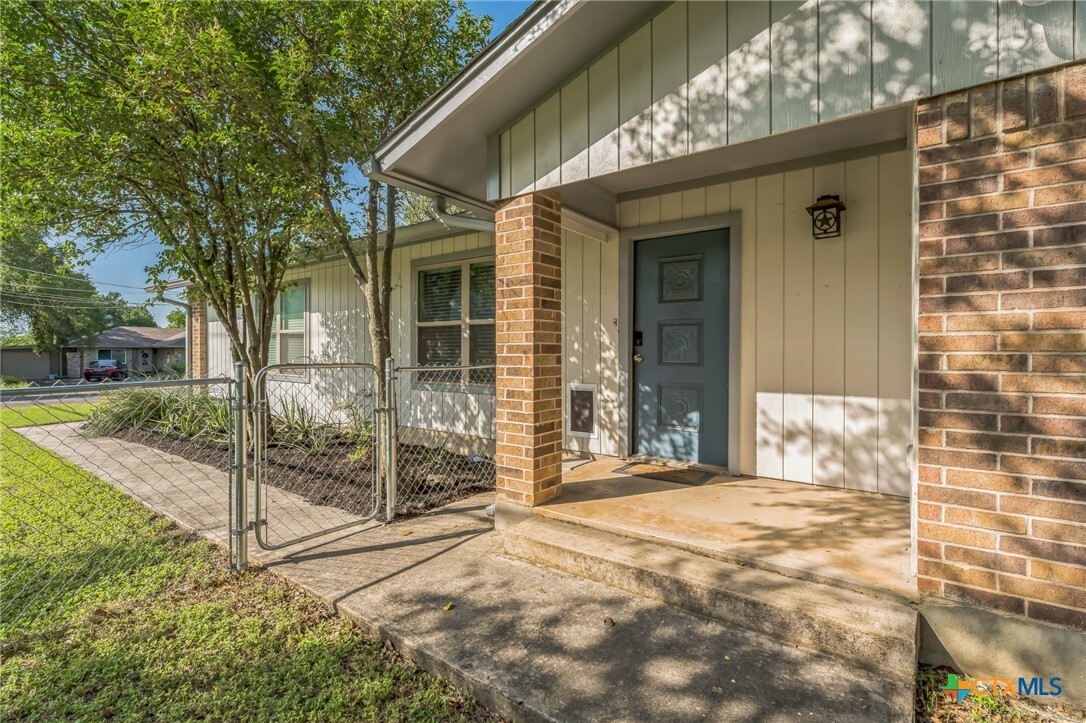 Property Photo:  500 Park Place  TX 78666 