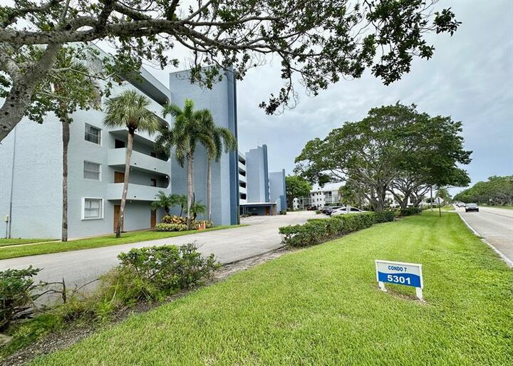 Property Photo:  5301 NW 2nd Avenue 408  FL 33487 