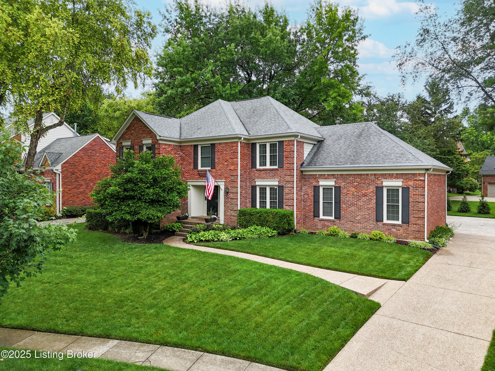 Property Photo:  1004 Springside Way  KY 40223 