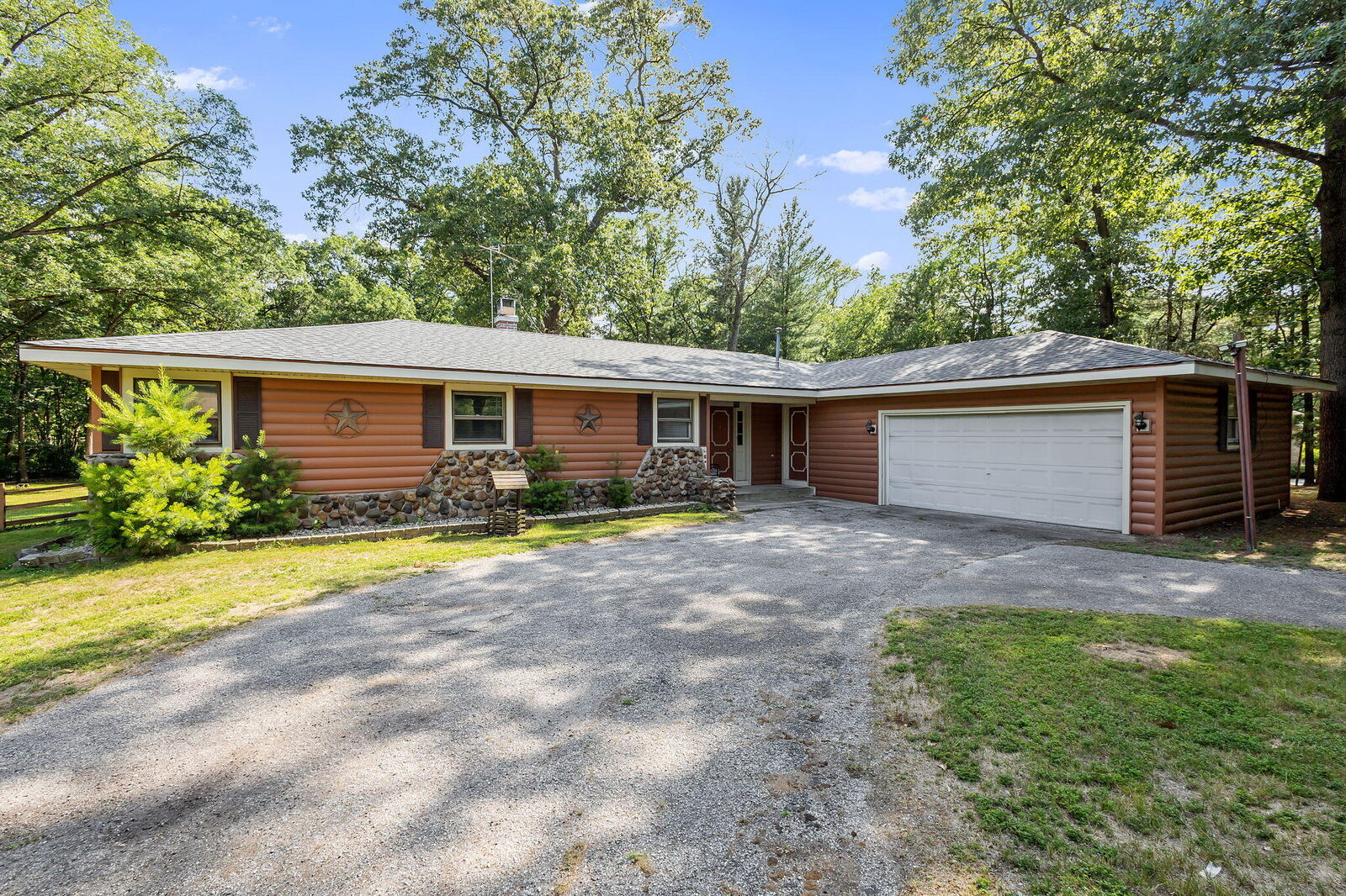 Property Photo: 5607 E 1112 IN 46310