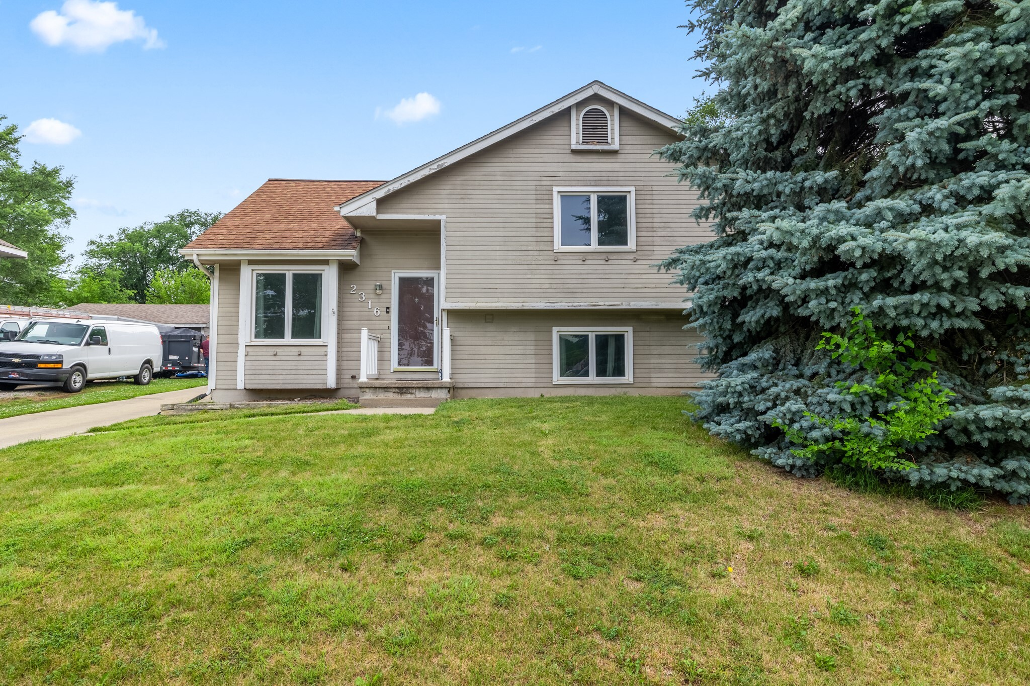 Property Photo: 2316 SE 17th Street IA 50320