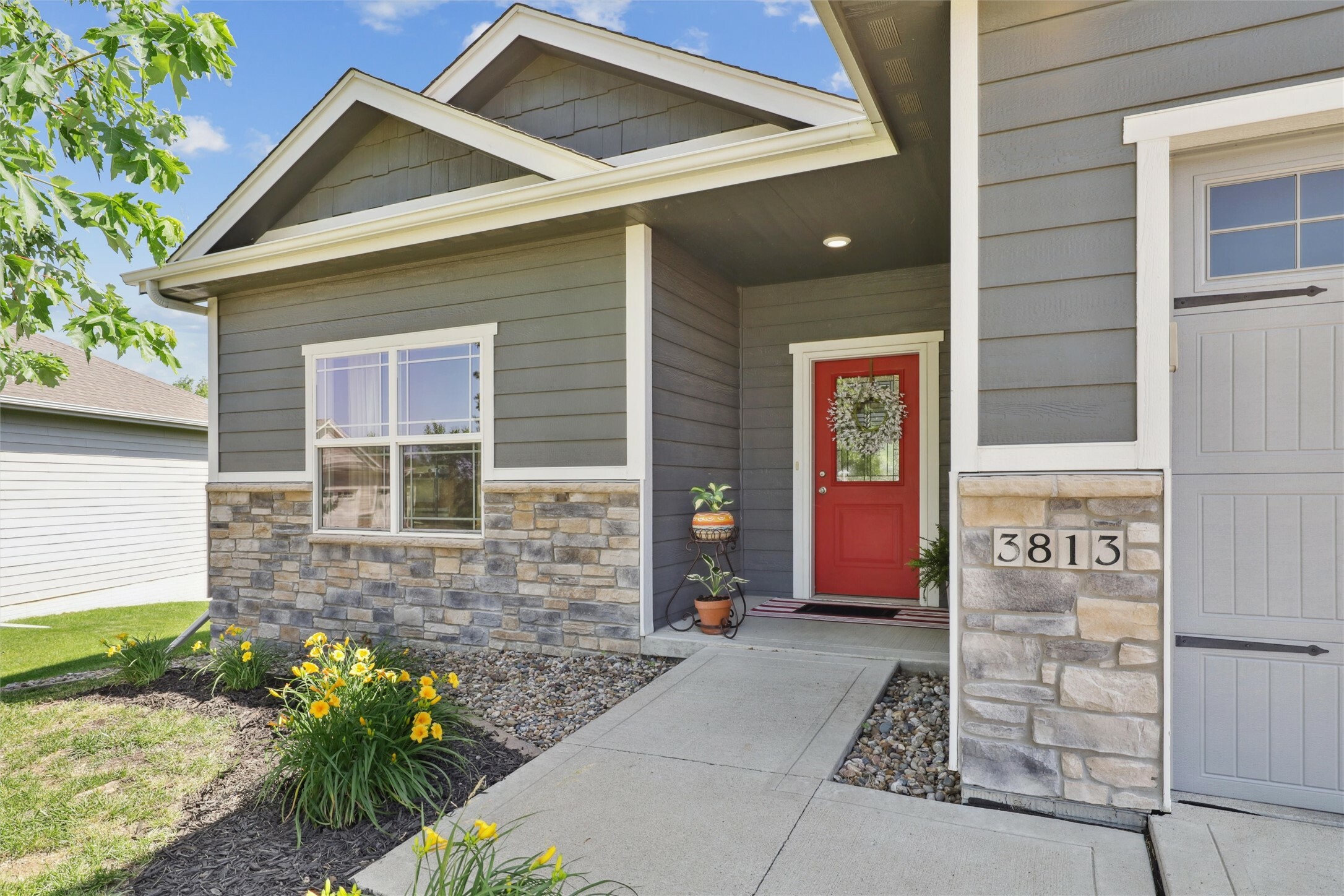 Property Photo: 3813 NW 8th Court IA 50023