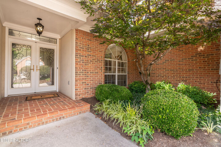 Property Photo:  501 Glen Ives Way  TN 37919 