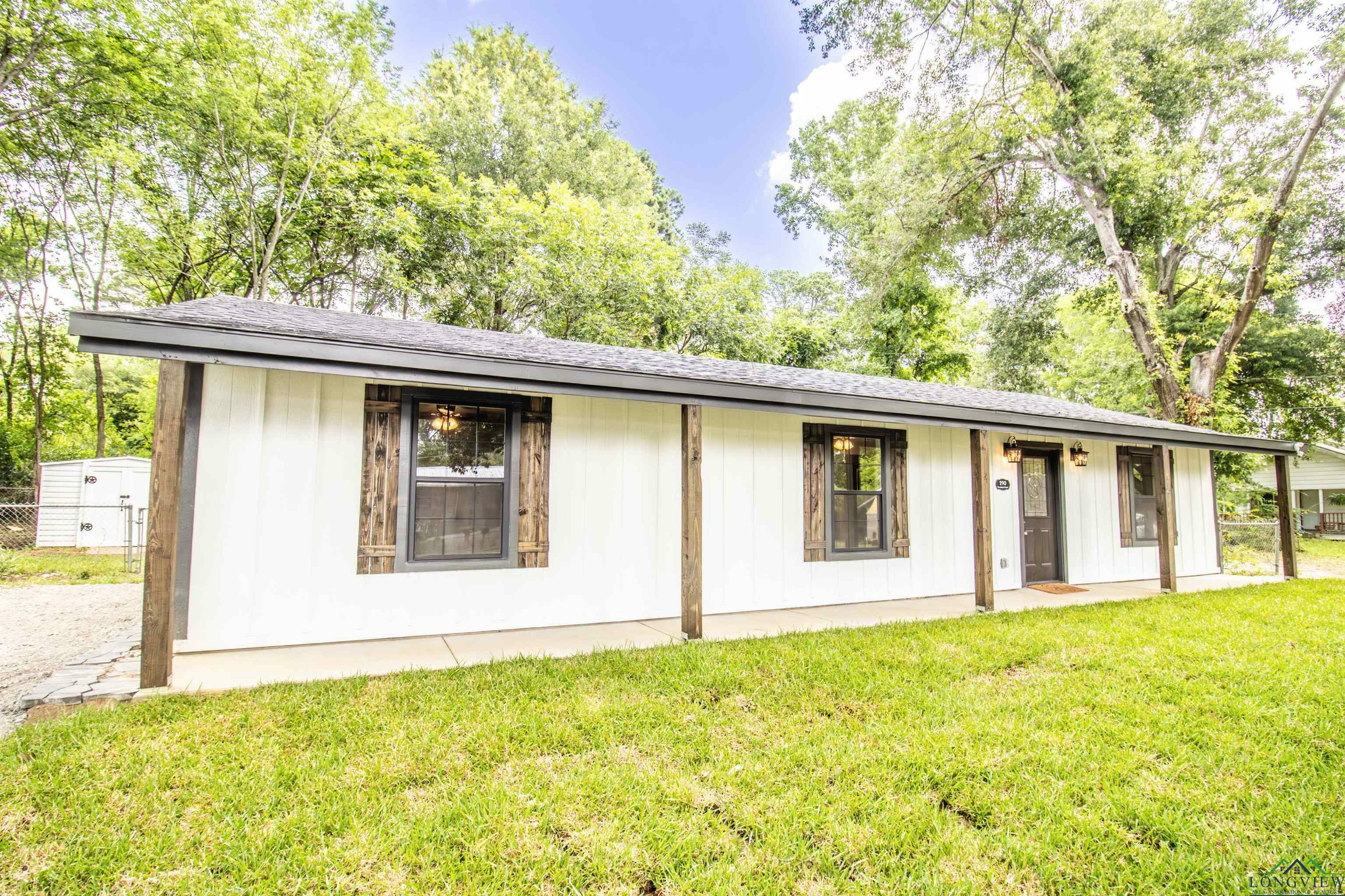 Property Photo:  290 Randolph St  TX 75692 