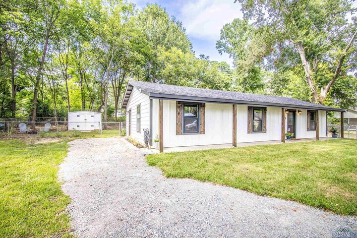 Property Photo:  290 Randolph St  TX 75692 