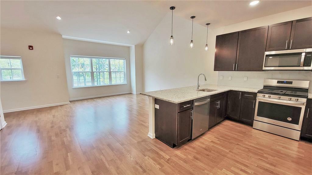 Property Photo: 260 W Main Street 6 NY 10924