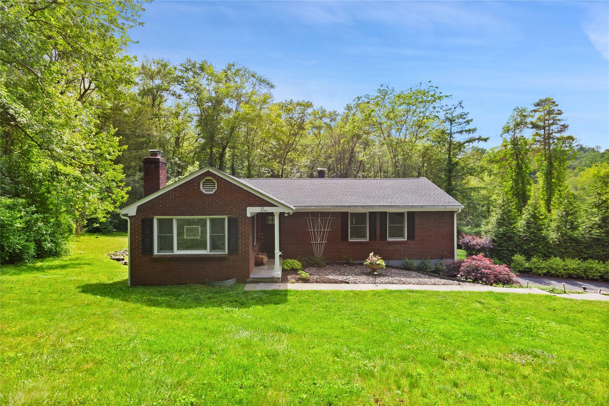 Property Photo: 1 Hawthorne Court NY 10560