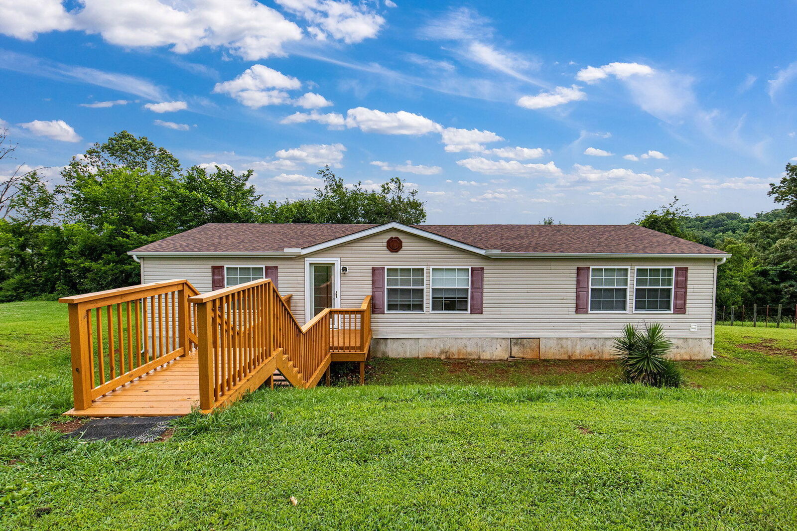 Property Photo:  802 Holbert Lane  TN 37764 