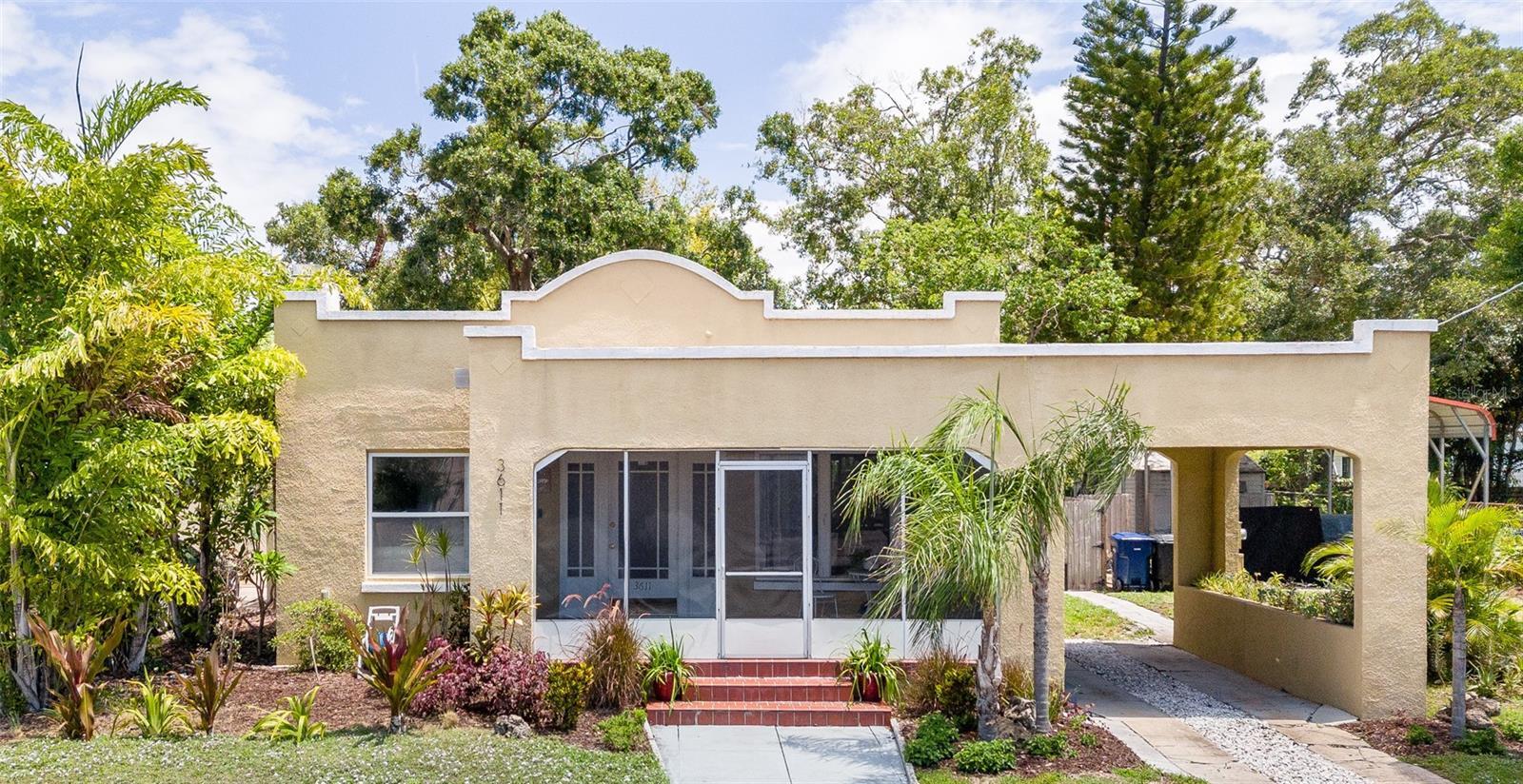Property Photo: 3611 W Bay To Bay Boulevard FL 33611