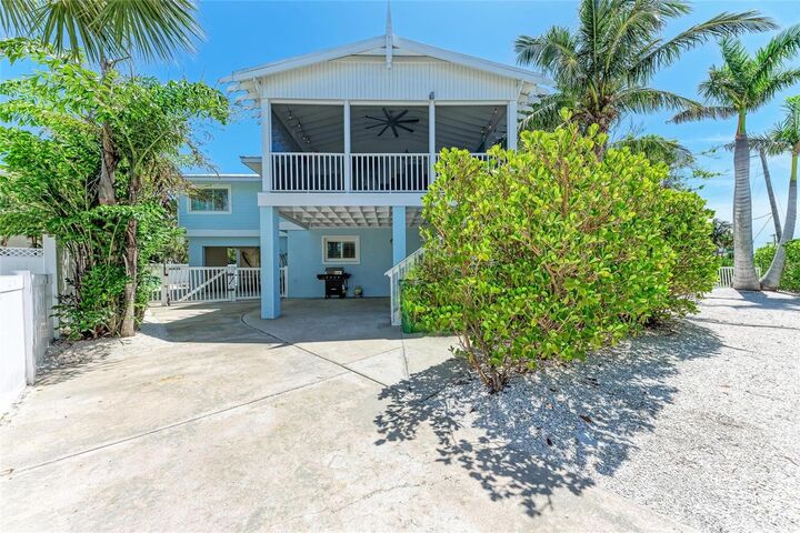 Property Photo:  733 Holly Road  FL 34216 