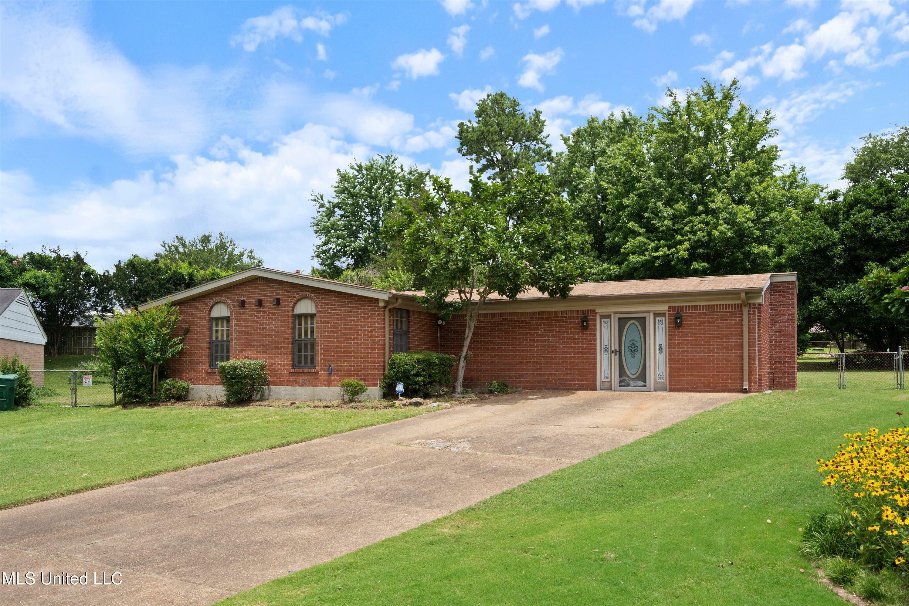 Property Photo:  1856 Amhurst Cove  MS 38671 