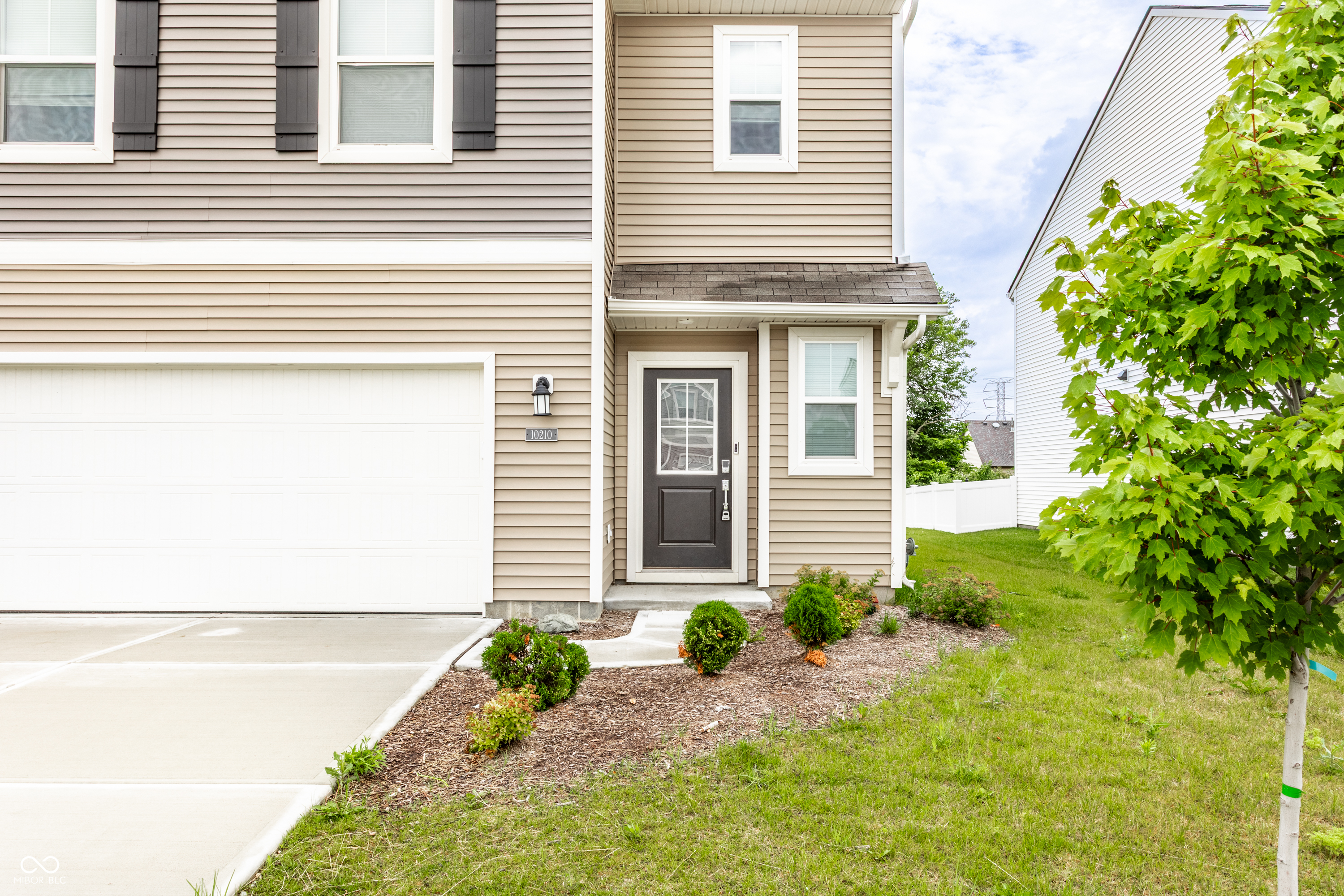 Property Photo: 10210 Samerton Lane IN 46239