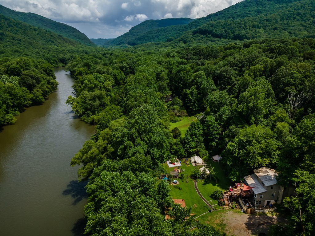 Property Photo: 5518 Hwy 30 TN 37307