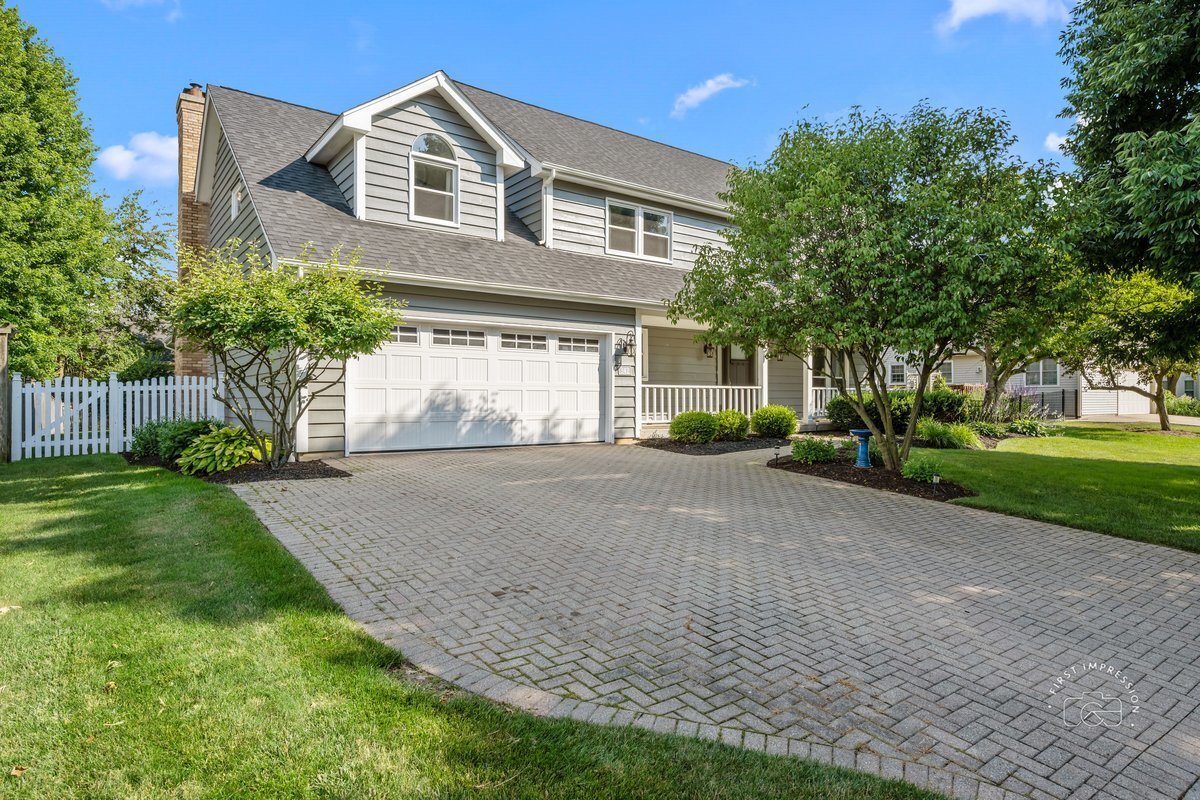 Property Photo: 342 Dilorenzo Drive IL 60565