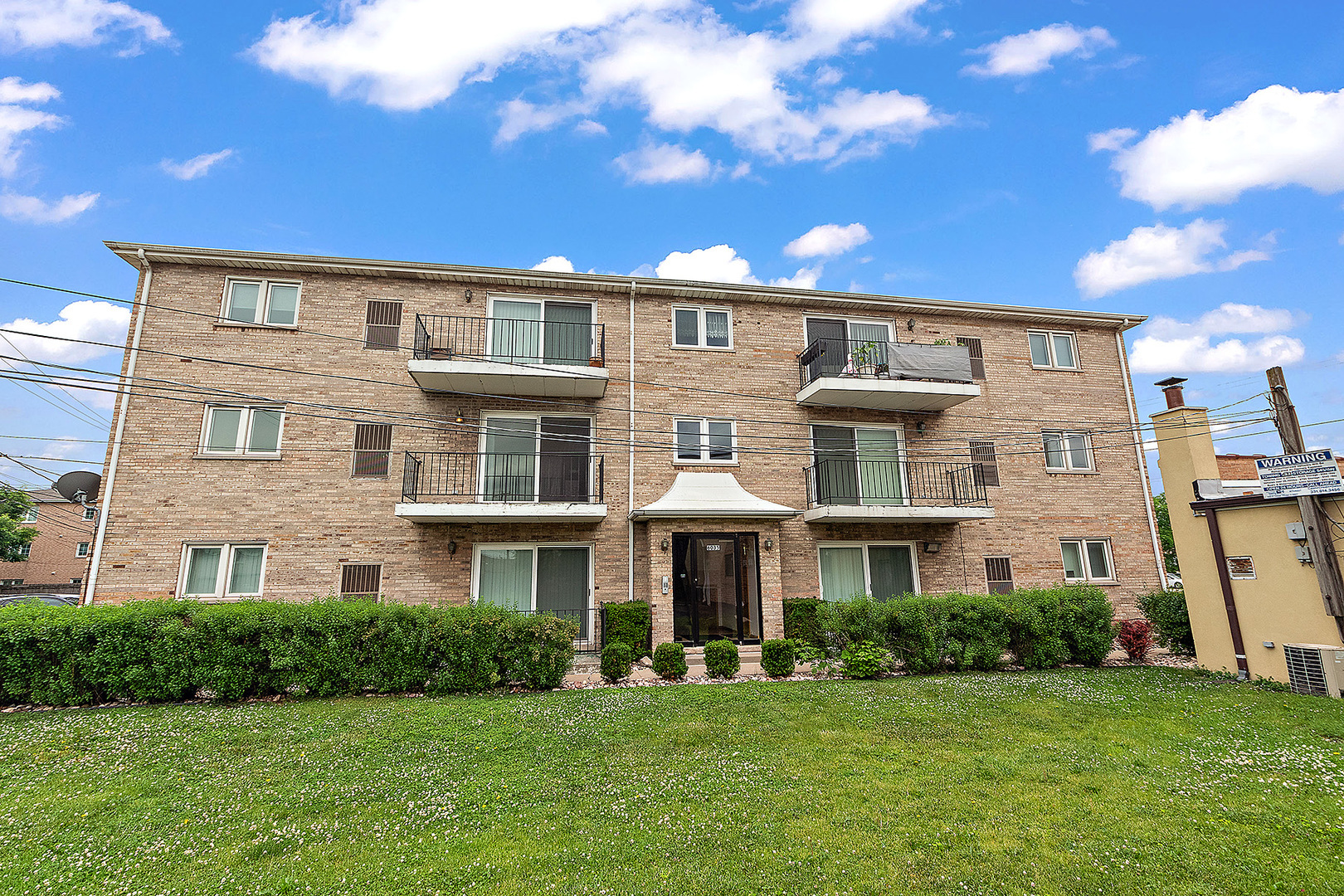 Property Photo:  6035 S Archer Avenue 2S  IL 60638 