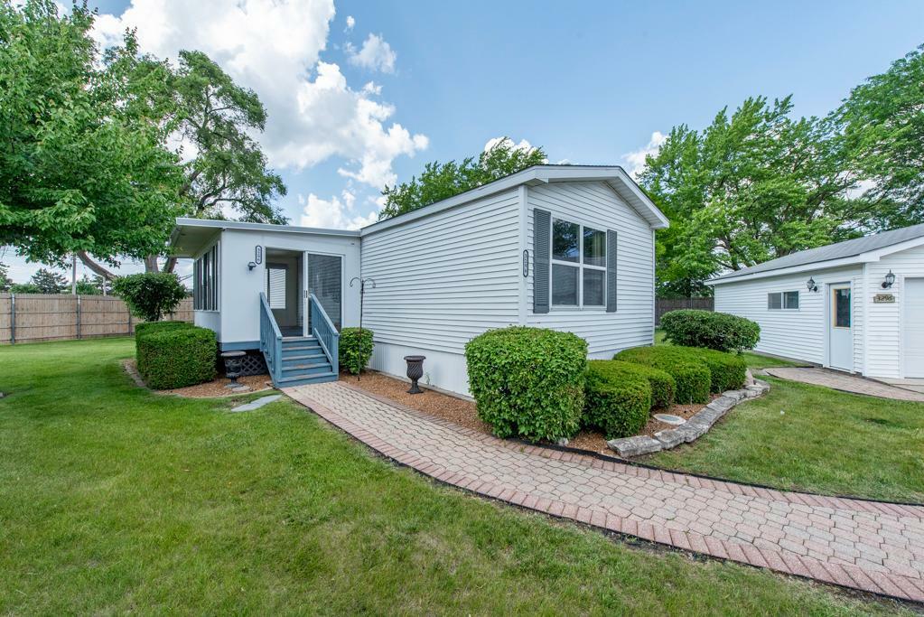 Property Photo: 3296 Marina Drive IL 60085
