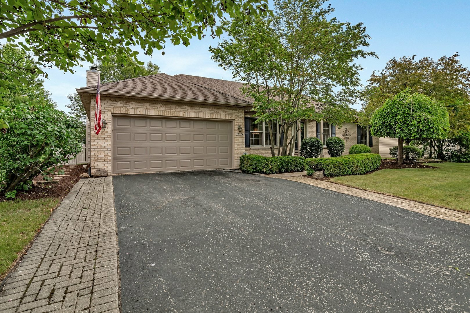 Property Photo:  1214 Country Drive  IL 60404 