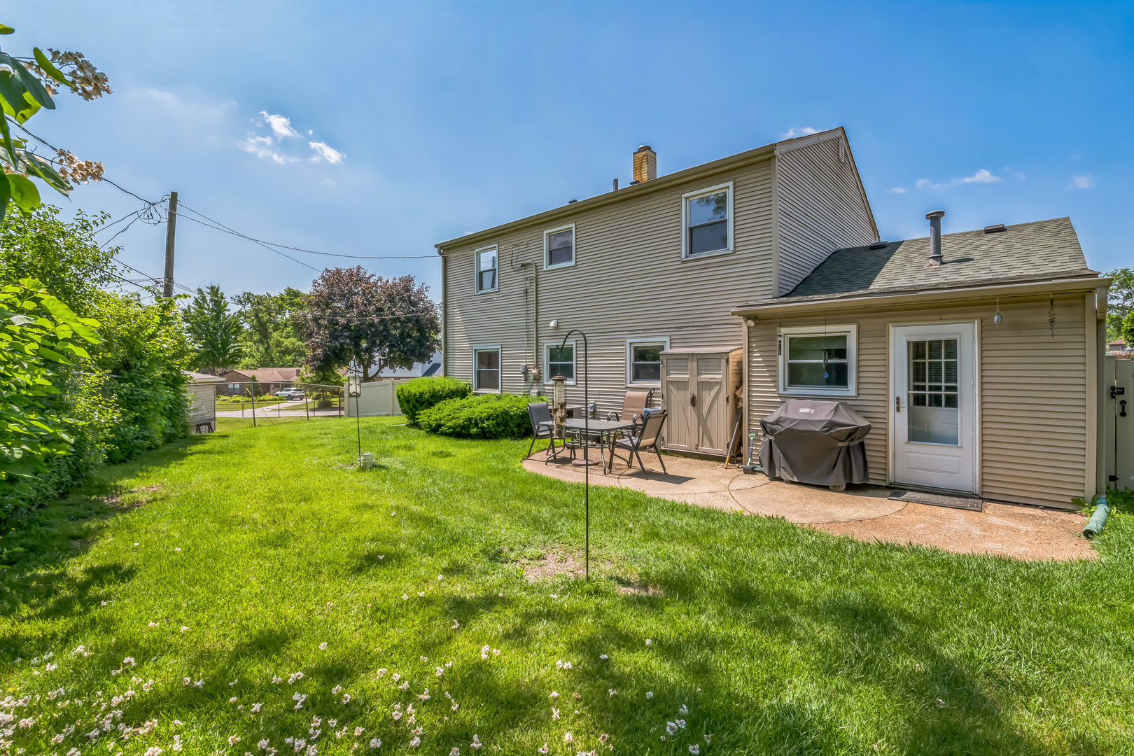 Property Photo: 1313 Glen Hill Drive IL 60139