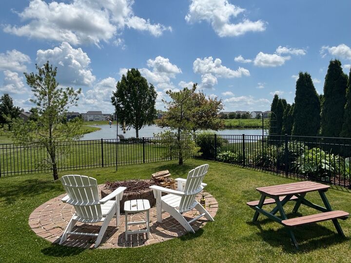 Property Photo: 409 London Way IL 61874