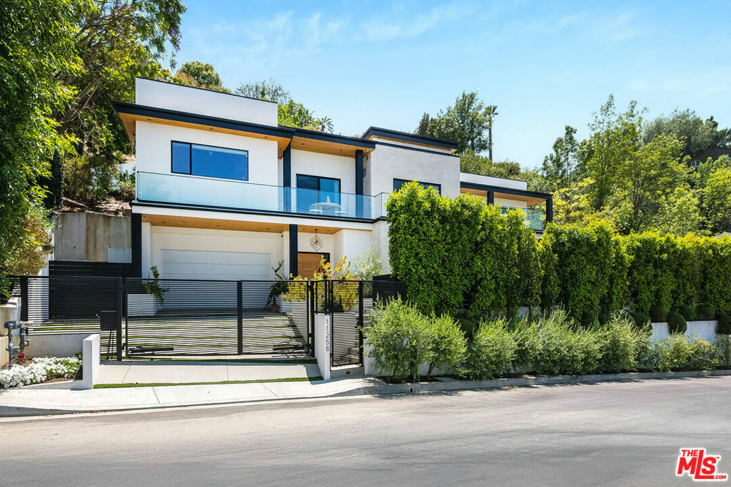 Property Photo: 11258 Laurie Drive CA 91604