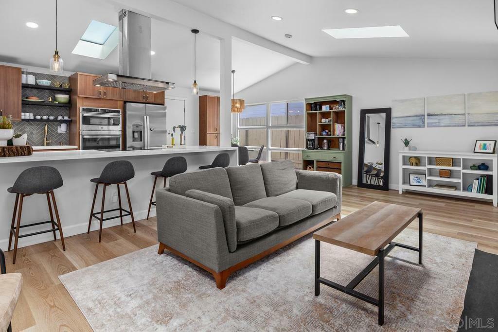 9542 Larrabee Ave  San Diego CA 92123 photo