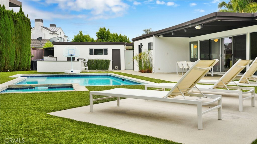 Property Photo: 2000 Nautilus Lane CA 92660