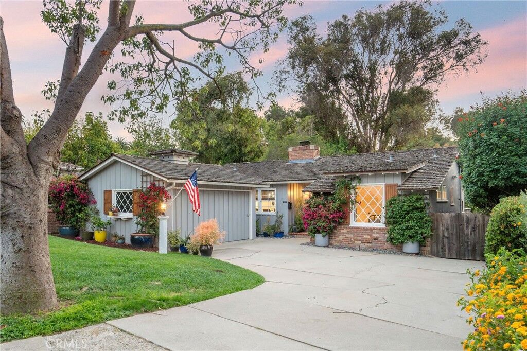 Property Photo: 109 Via Ardilla CA 90274