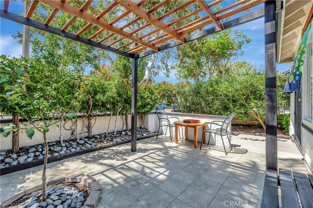 Property Photo: 516 19th Street CA 92648